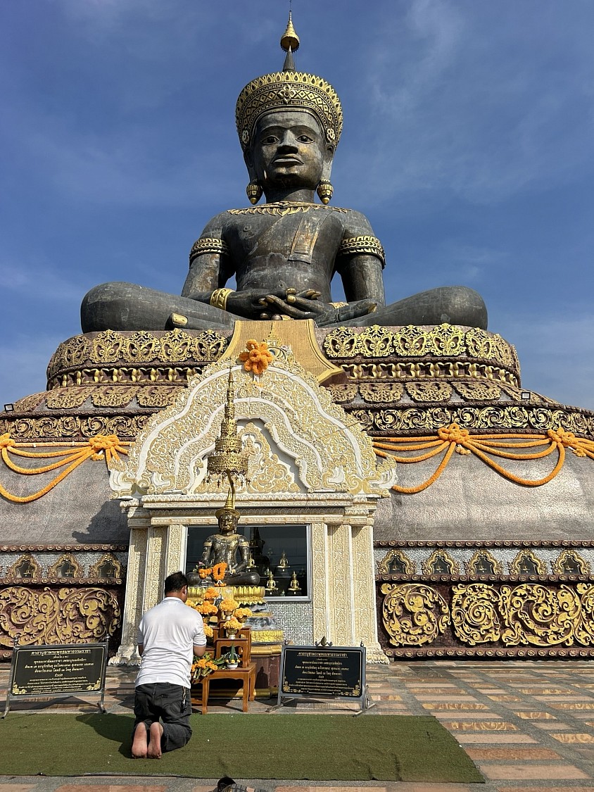 มาเพชรบูรณ์กราบไหว้ พระพุทธมหาธรรมราชาเฉลิมพระเกียรติ